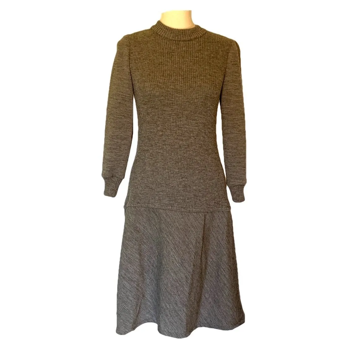 Gray Knit Drop Waist Dress Perfect for Fall. Easy to Dress Up or Down. 1970s Bill Blass