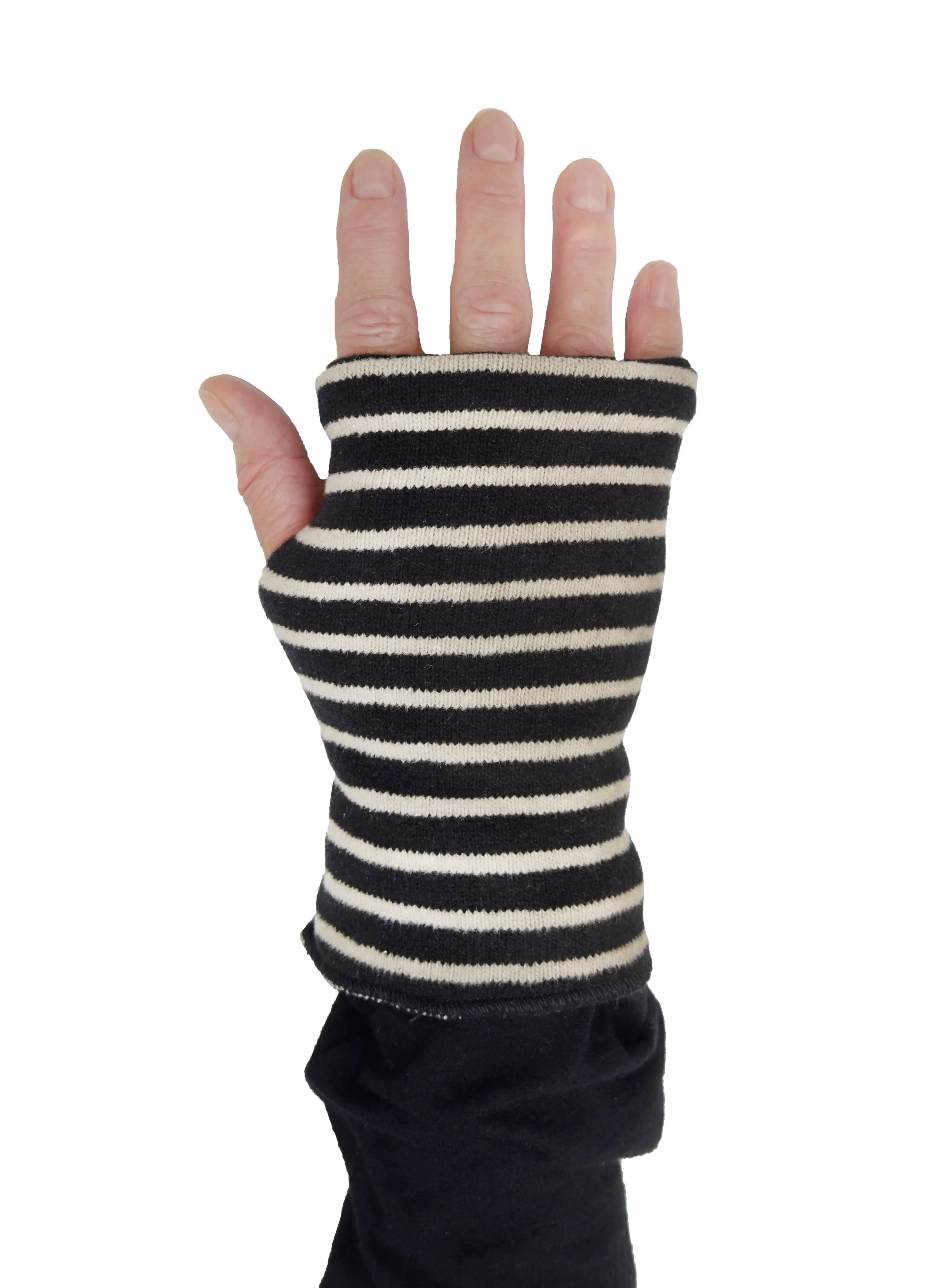 MAMA B - Cozy Knit Arm Warmers in Black Stripes