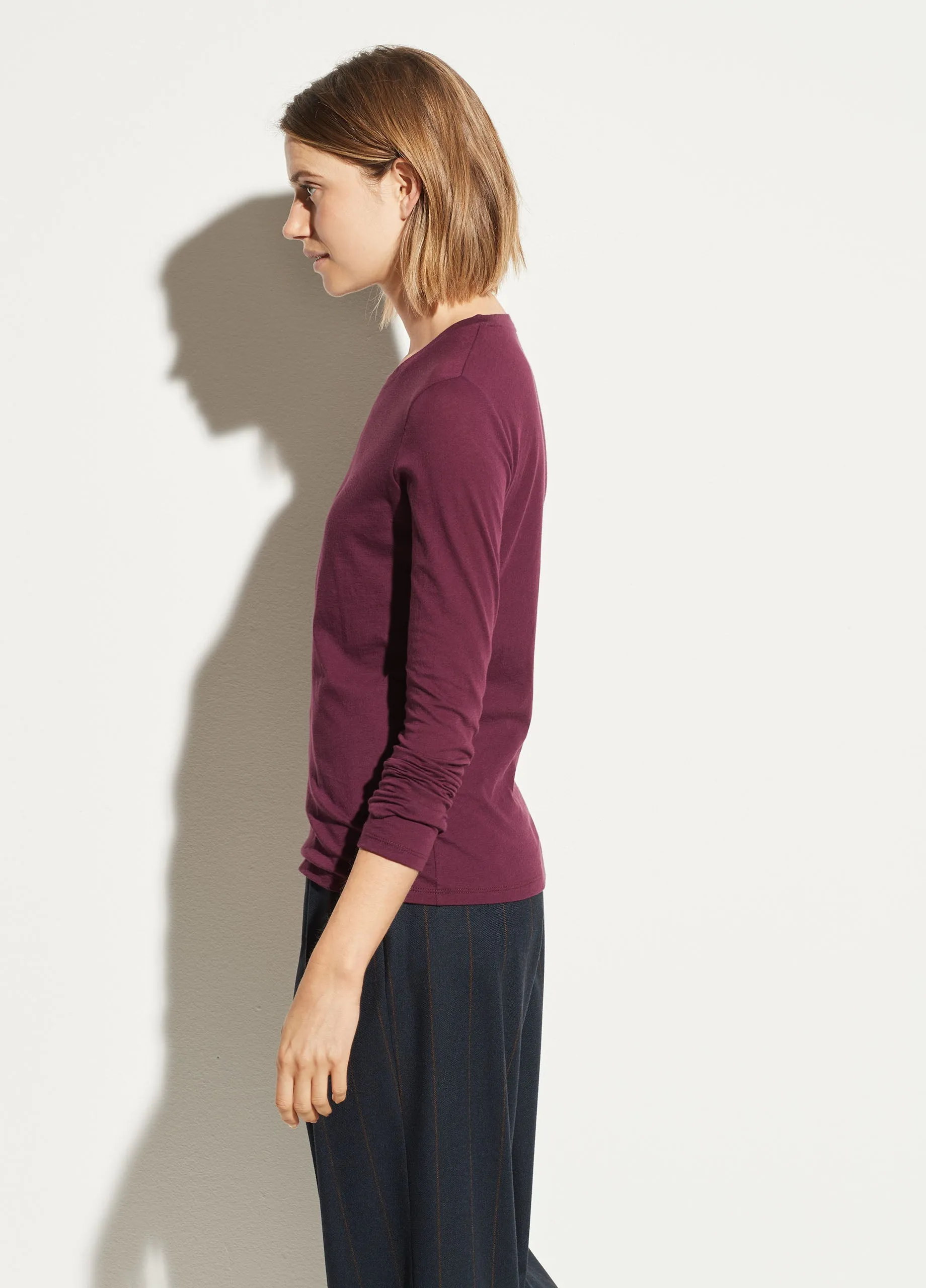 VINCE - Essential Long Sleeve Crew in Plum